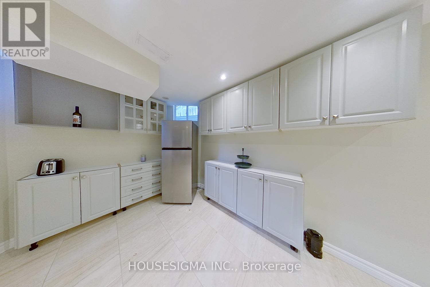 46 VENICE CRESCENT - 35