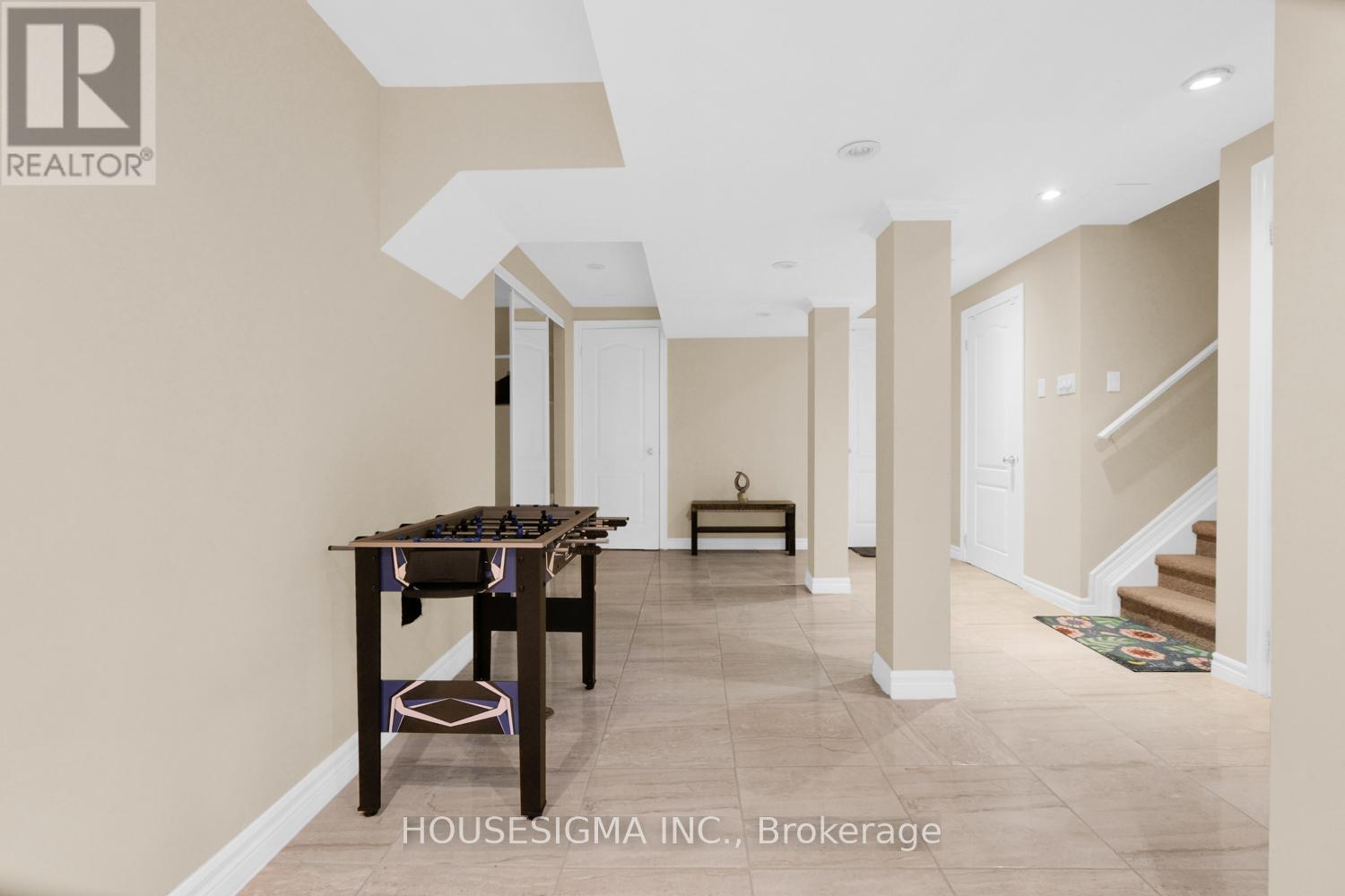 46 VENICE CRESCENT - 38