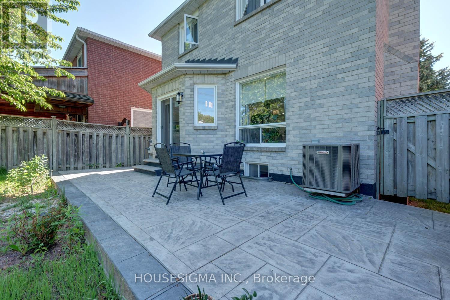 46 VENICE CRESCENT - 42