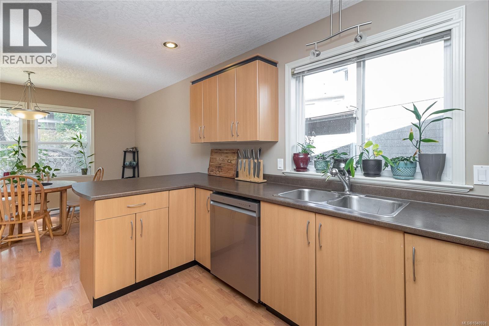 848 Gannet Crt, Langford