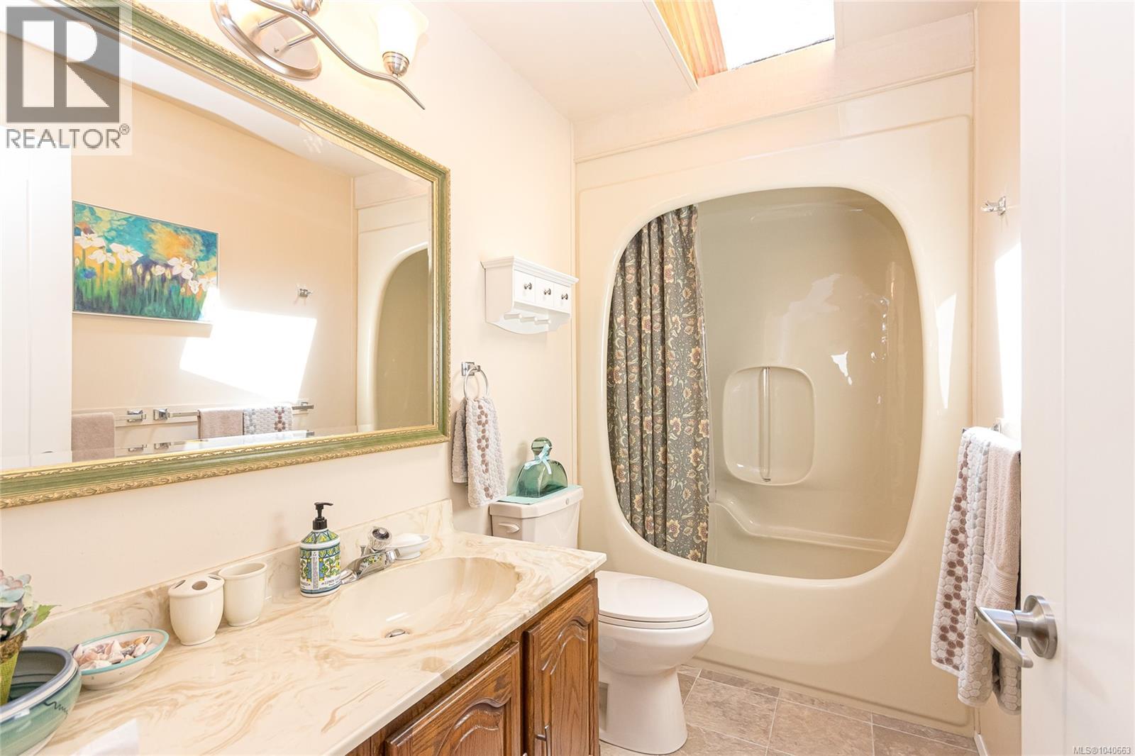 10885 Boas Rd, North Saanich
