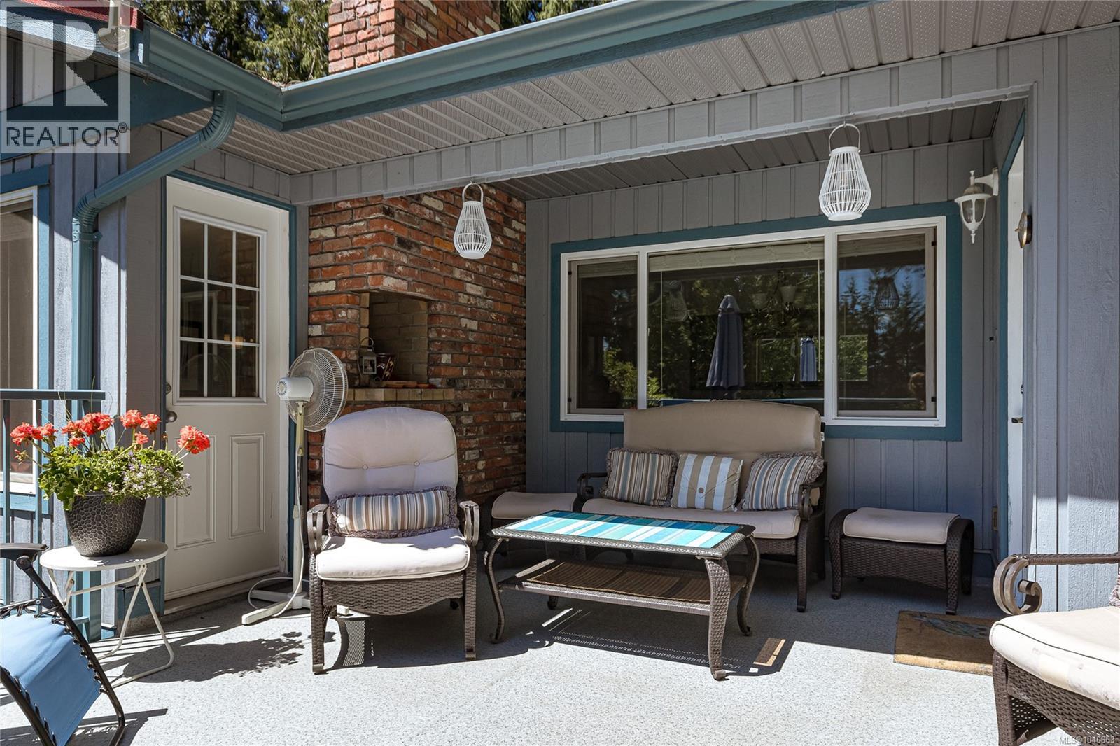 10885 Boas Rd, North Saanich