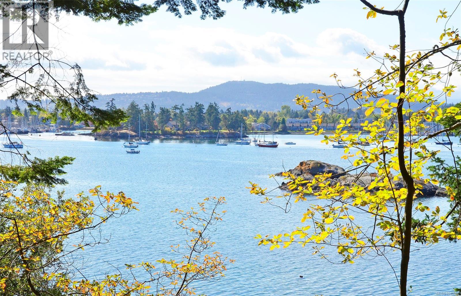 10885 Boas Rd, North Saanich