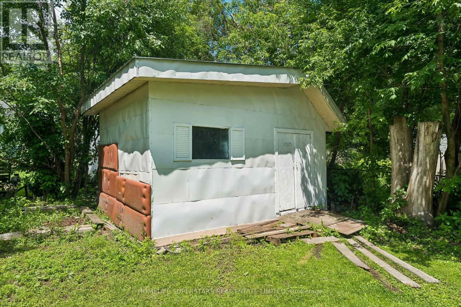139 COOKS BAY DRIVE - 28