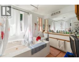 5261 Cliffridge Avenue, North Vancouver, BC V7R3V2 Photo 17