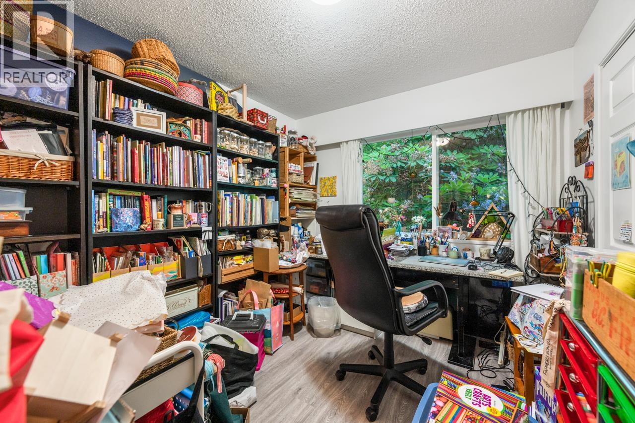 5261 CLIFFRIDGE AVENUE, North Vancouver