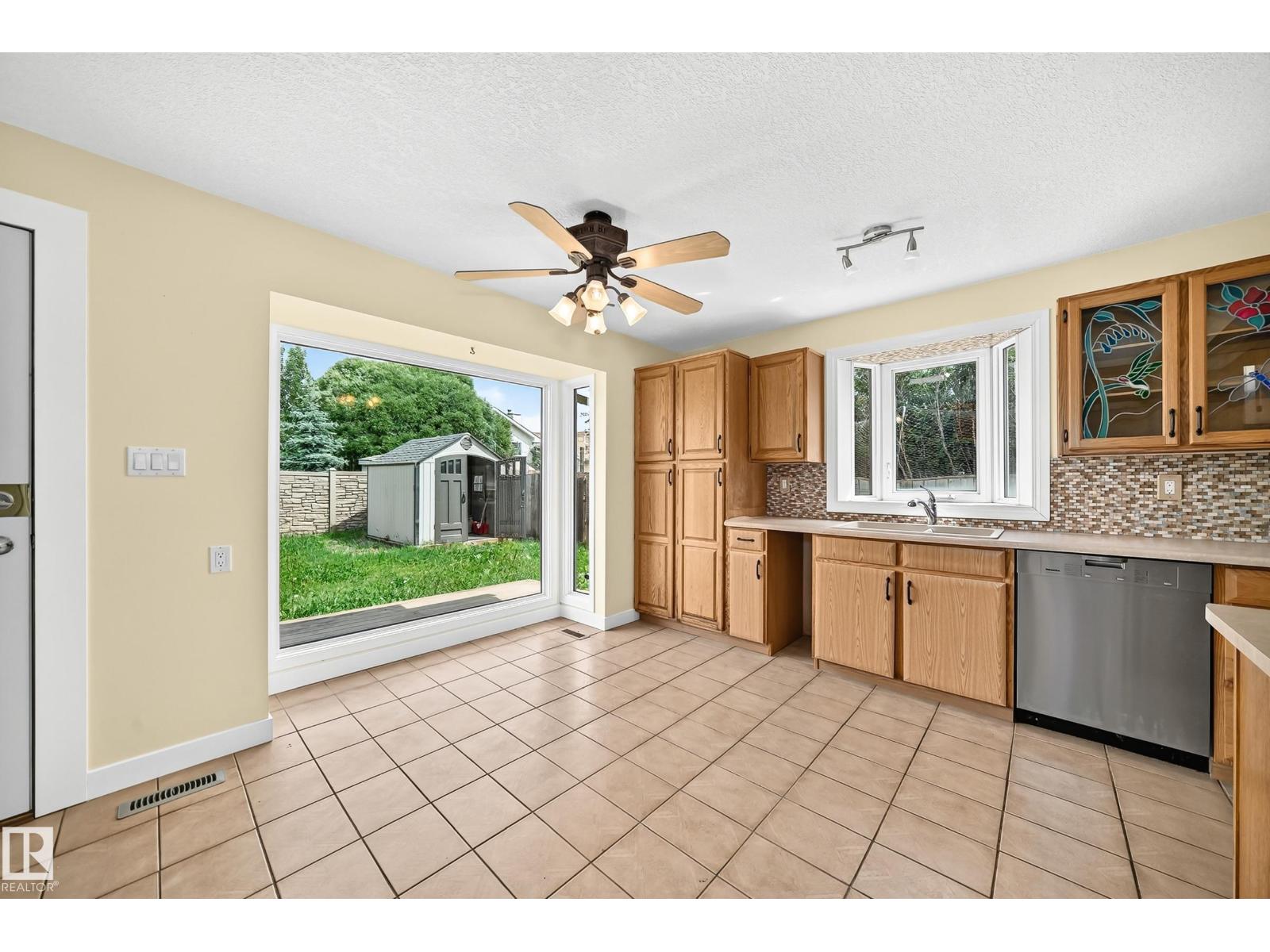 18636 71 AV NW — photo 21