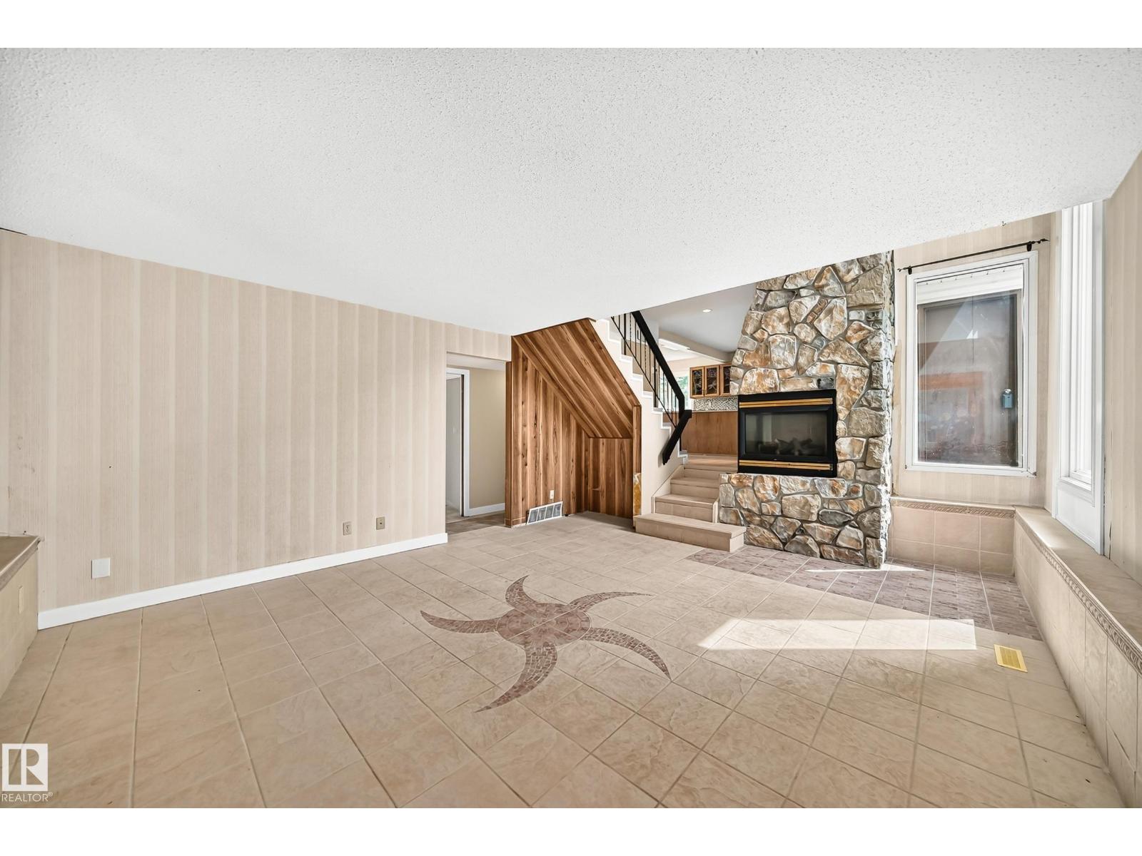18636 71 AV NW — photo 23