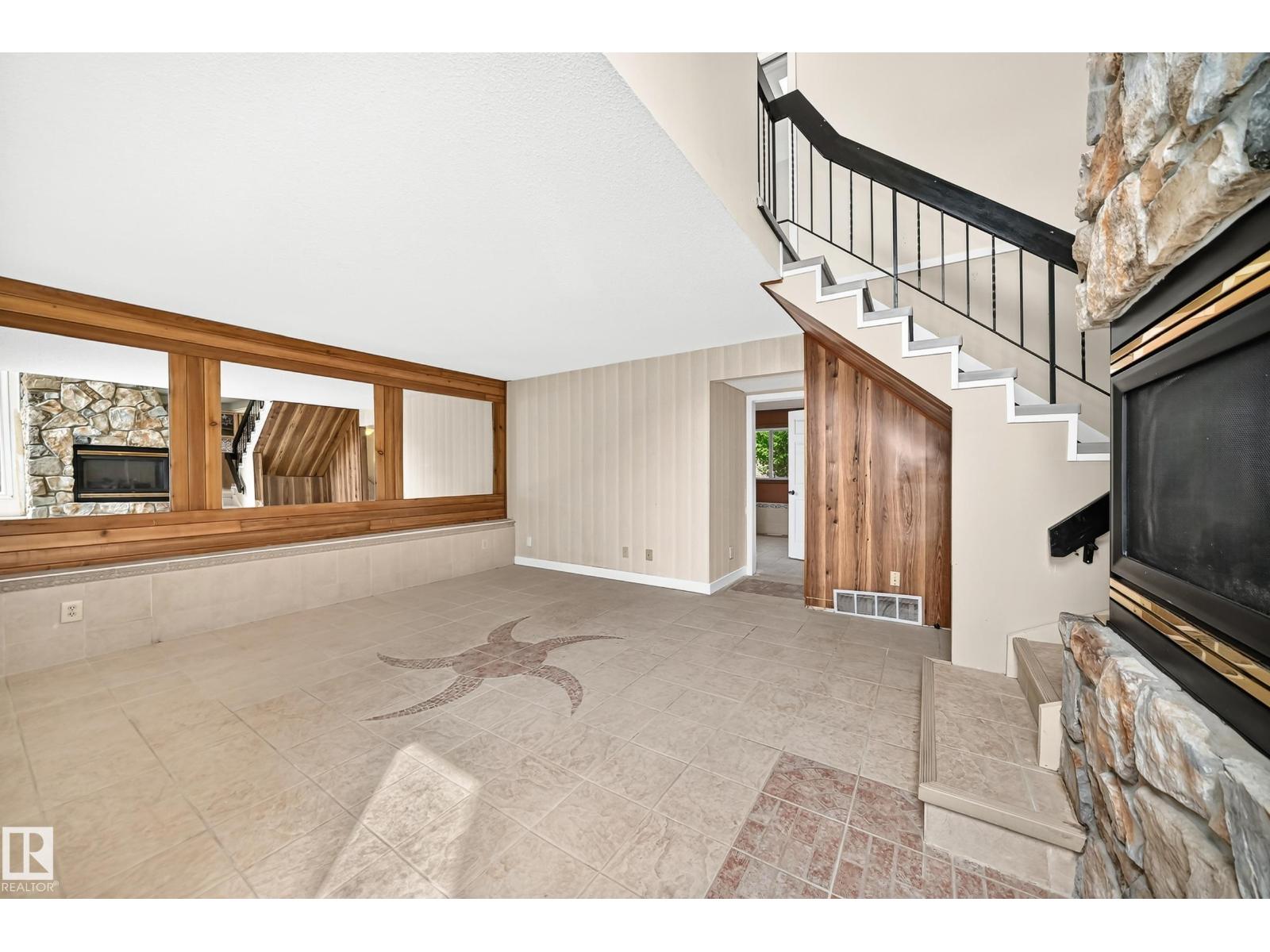 18636 71 AV NW — photo 24