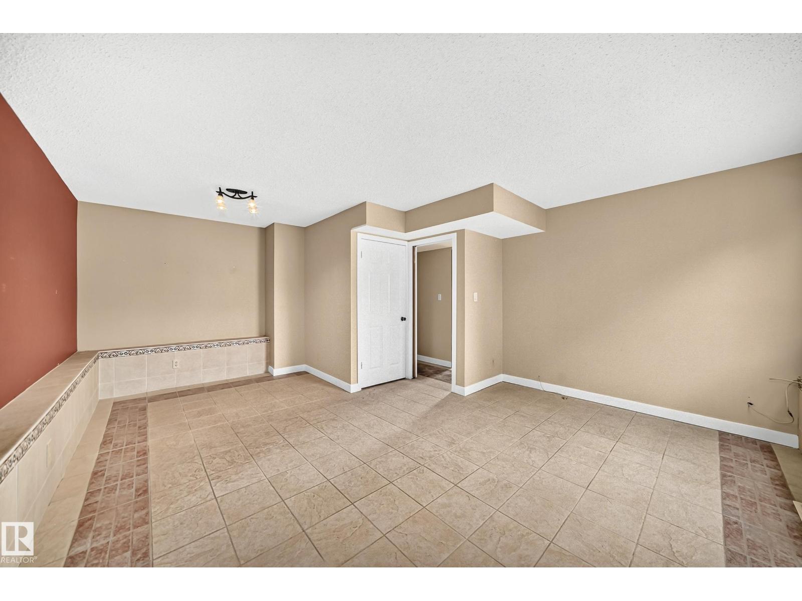 18636 71 AV NW — photo 28