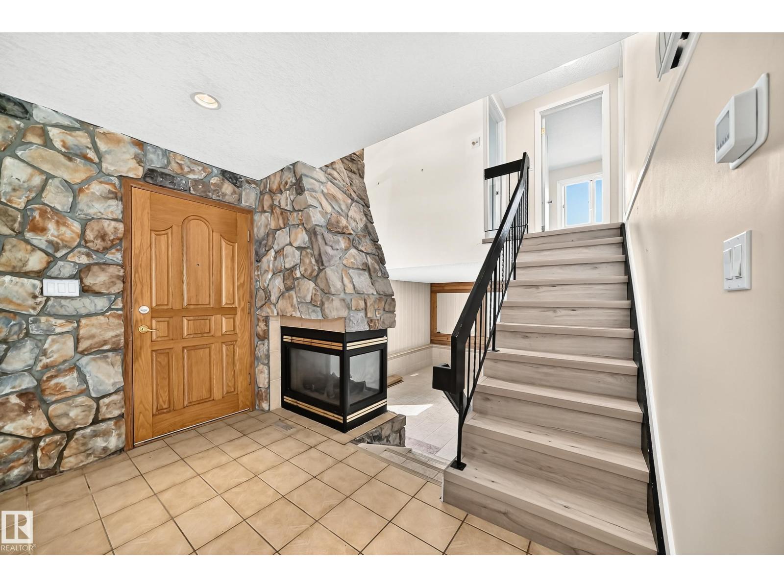 18636 71 AV NW - photo 5