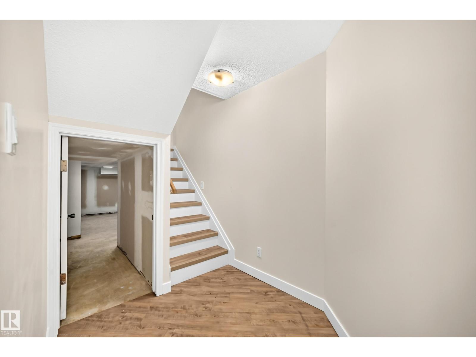 18636 71 AV NW — photo 50