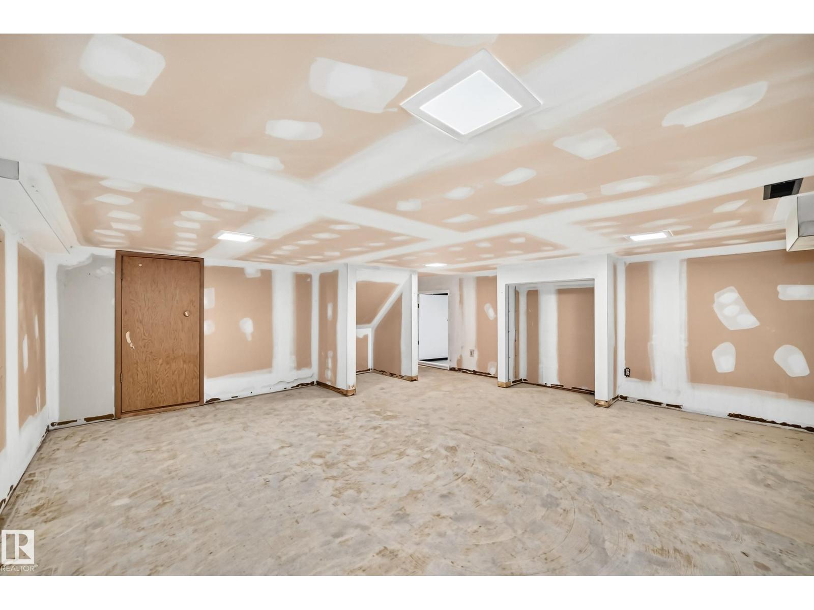 18636 71 AV NW — photo 55