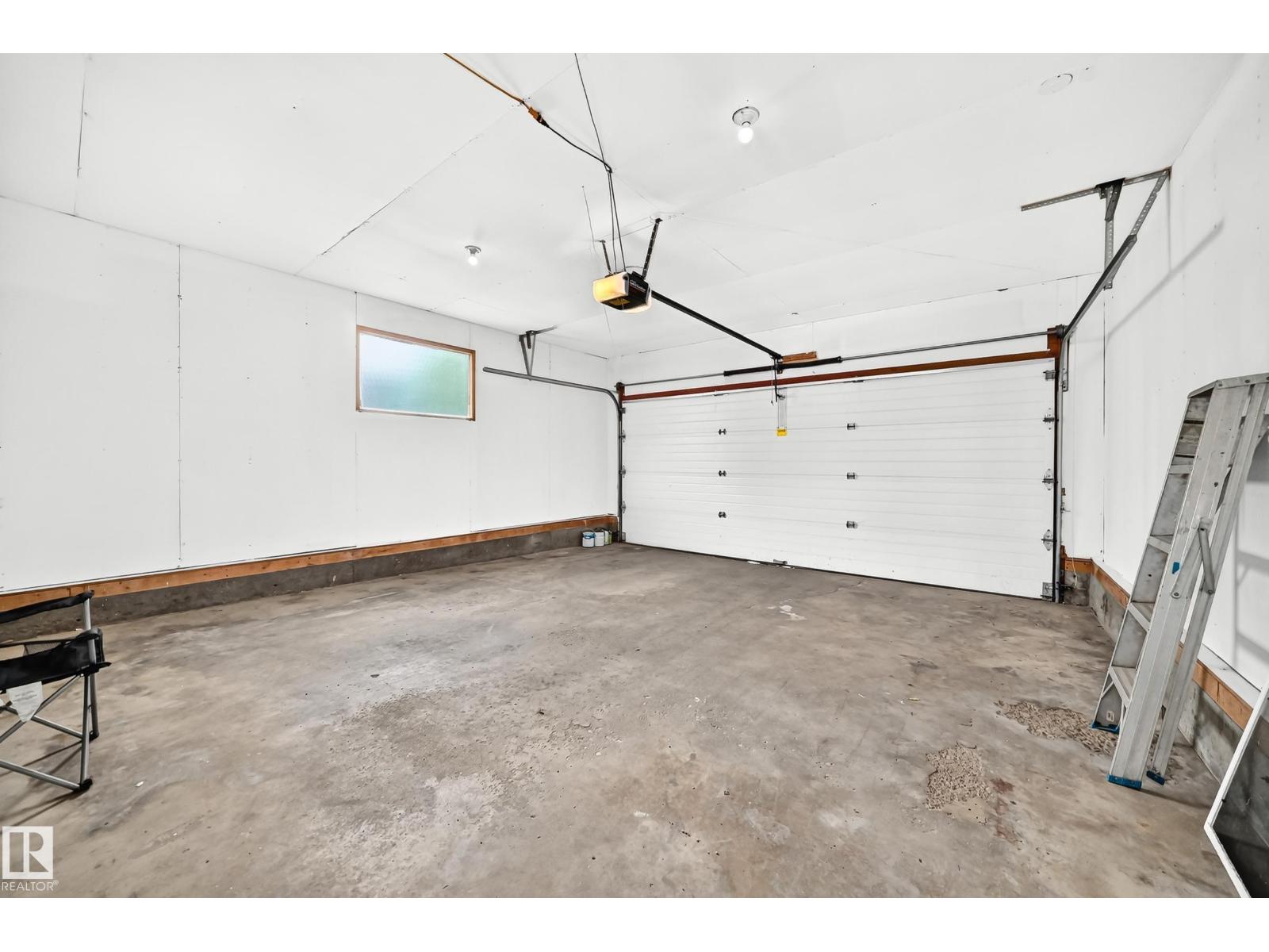 18636 71 AV NW — photo 63