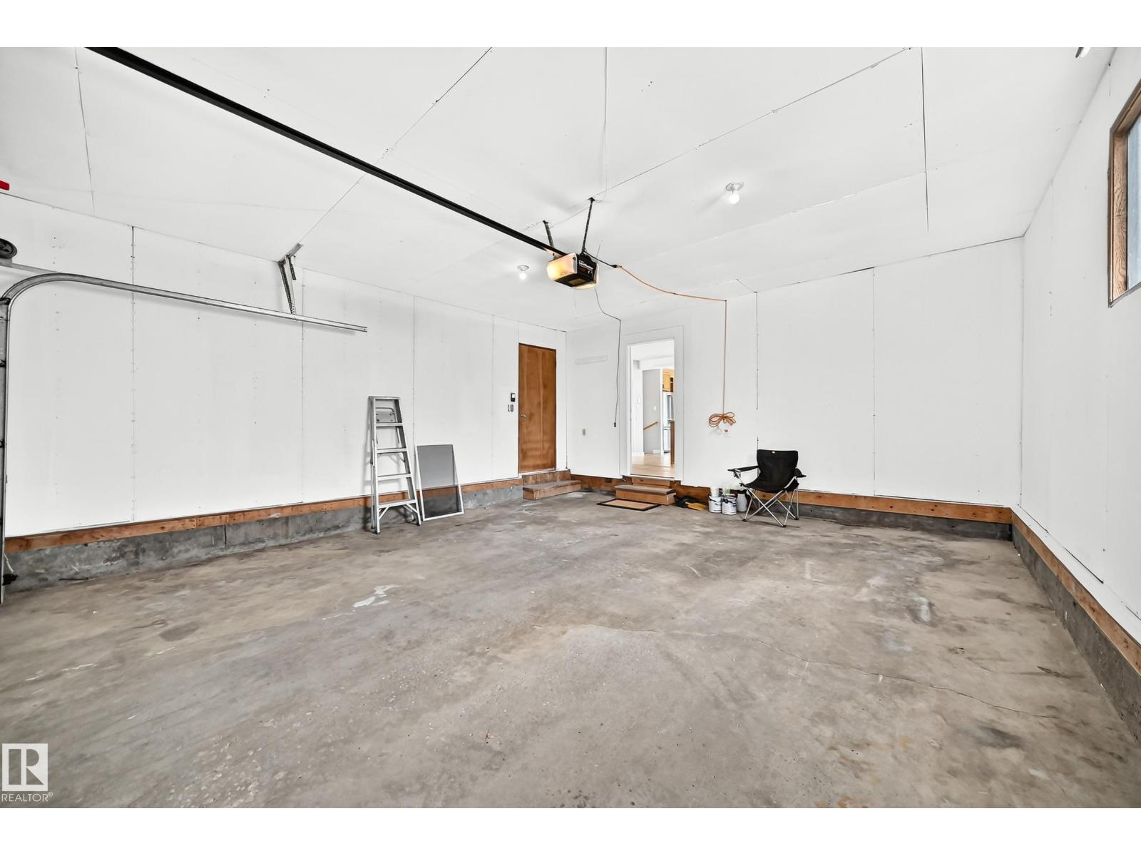 18636 71 AV NW — photo 64