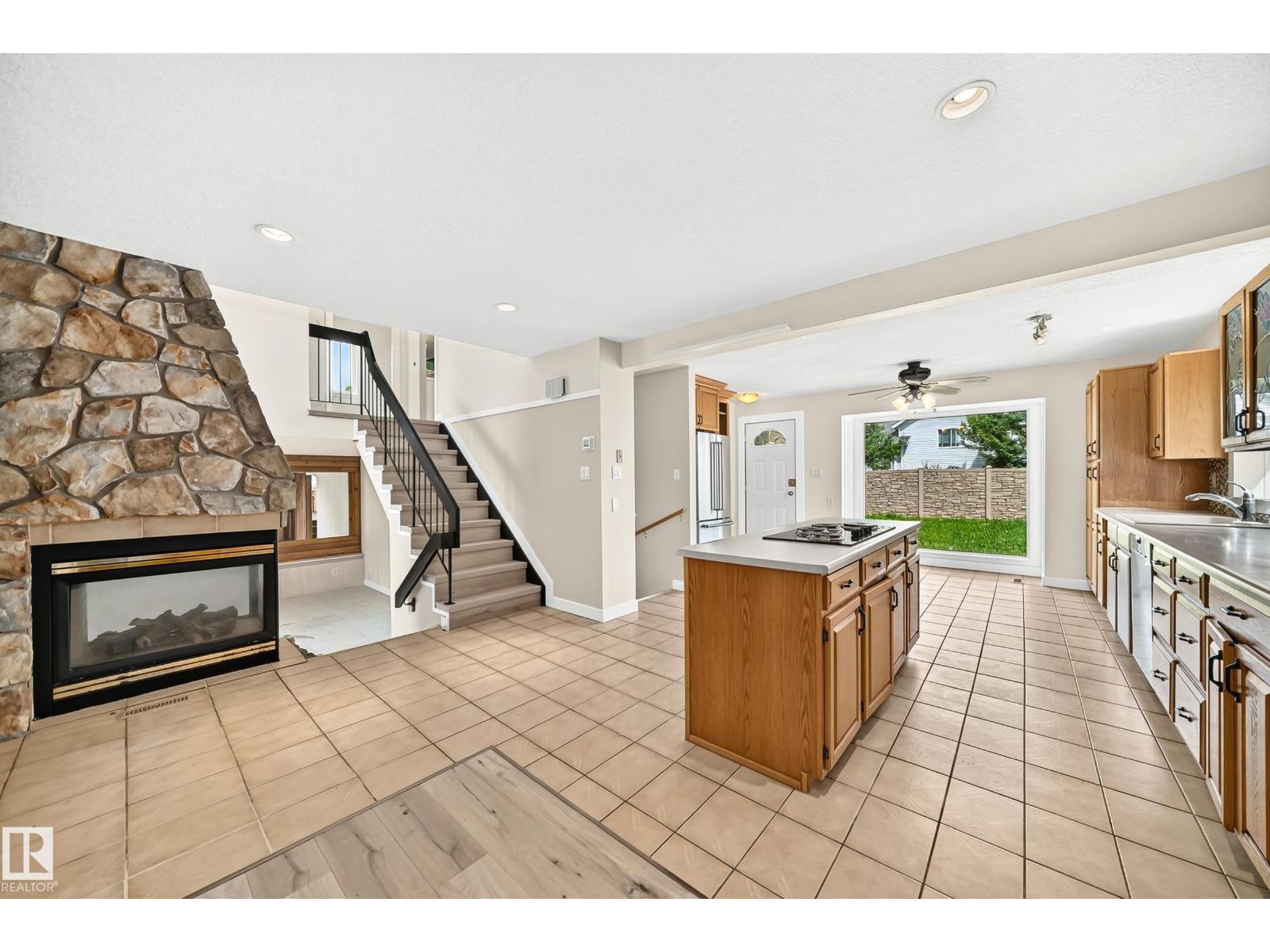18636 71 AV NW — photo 9