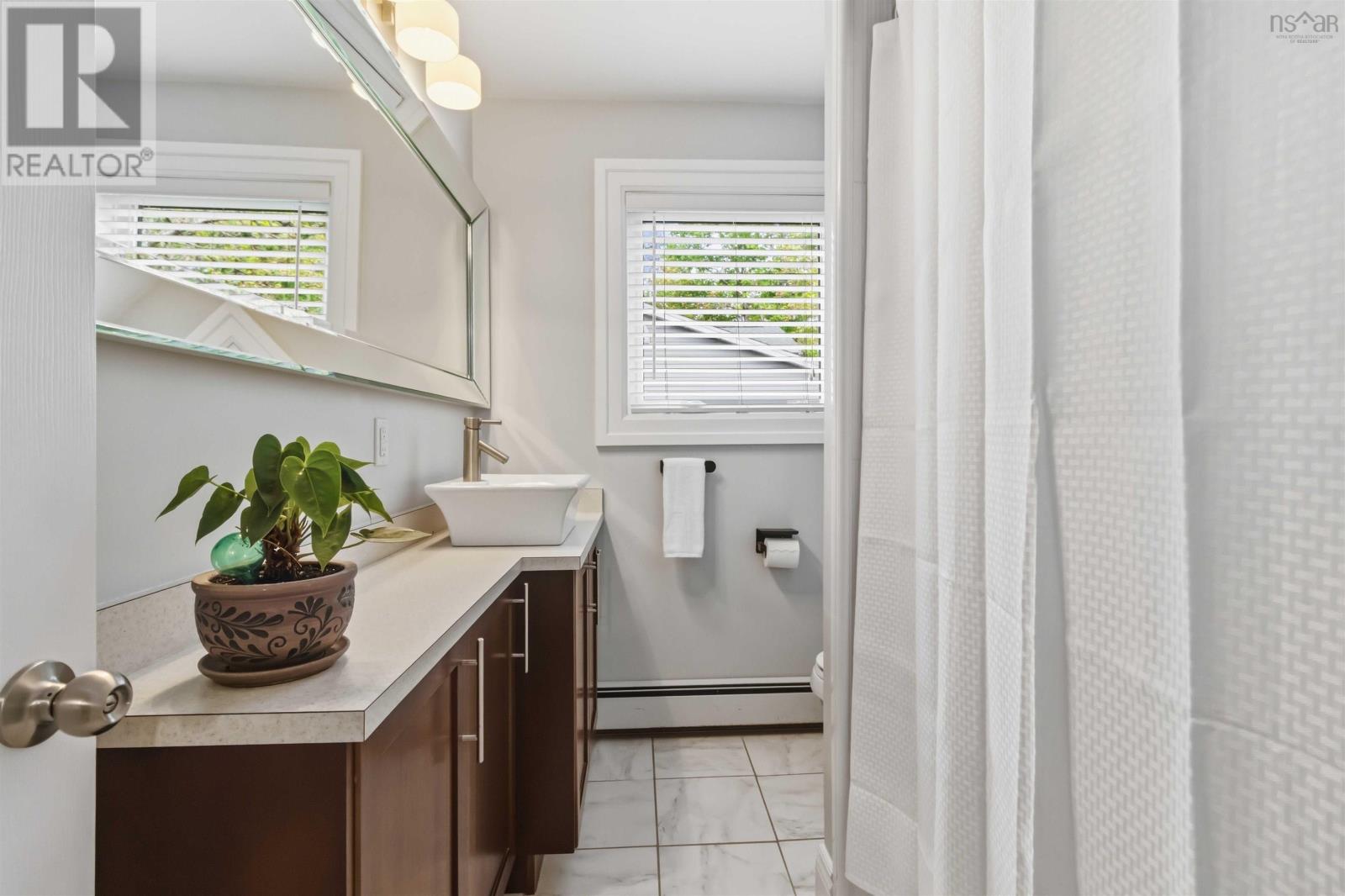 Property 27 of 50 of 601 Lakeview Avenue
