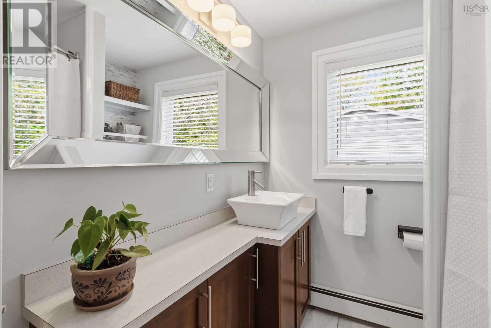Property 28 of 50 of 601 Lakeview Avenue