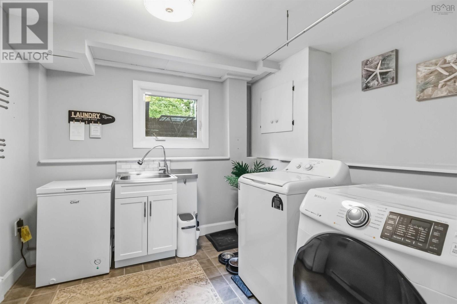 Property 35 of 50 of 601 Lakeview Avenue