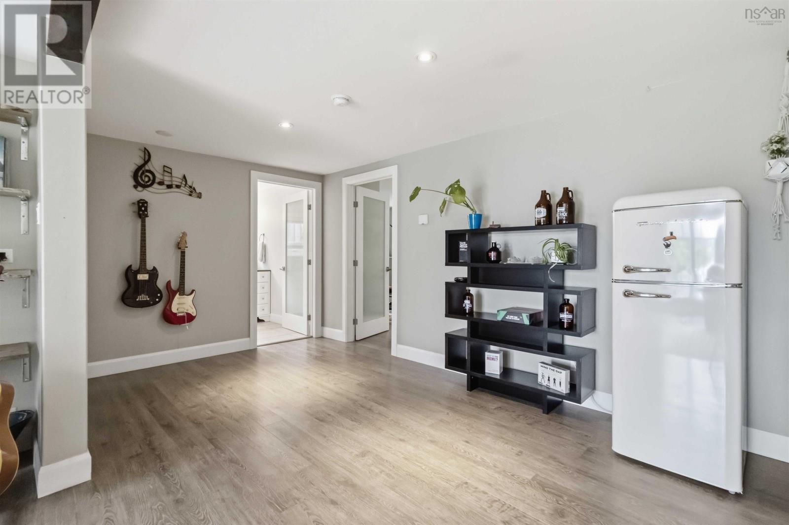 Property 32 of 50 of 601 Lakeview Avenue
