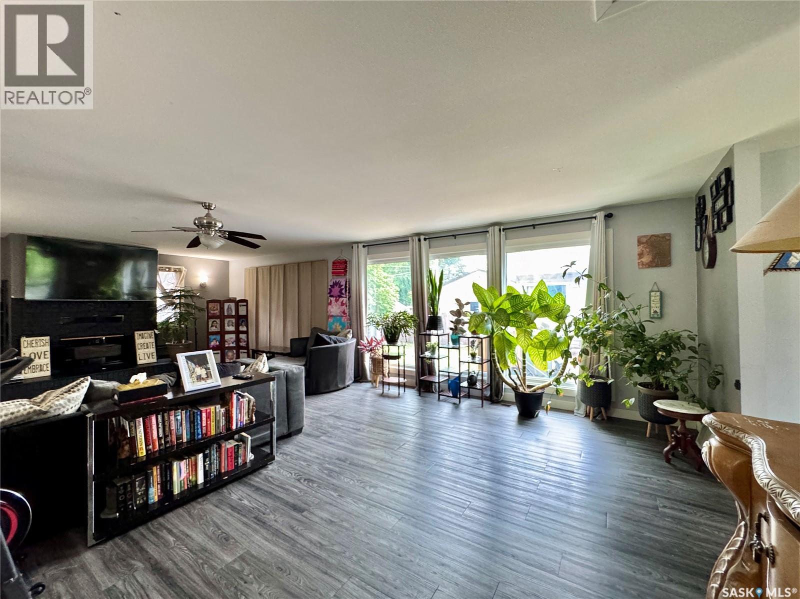 19 Logan CRESCENT W — photo 15