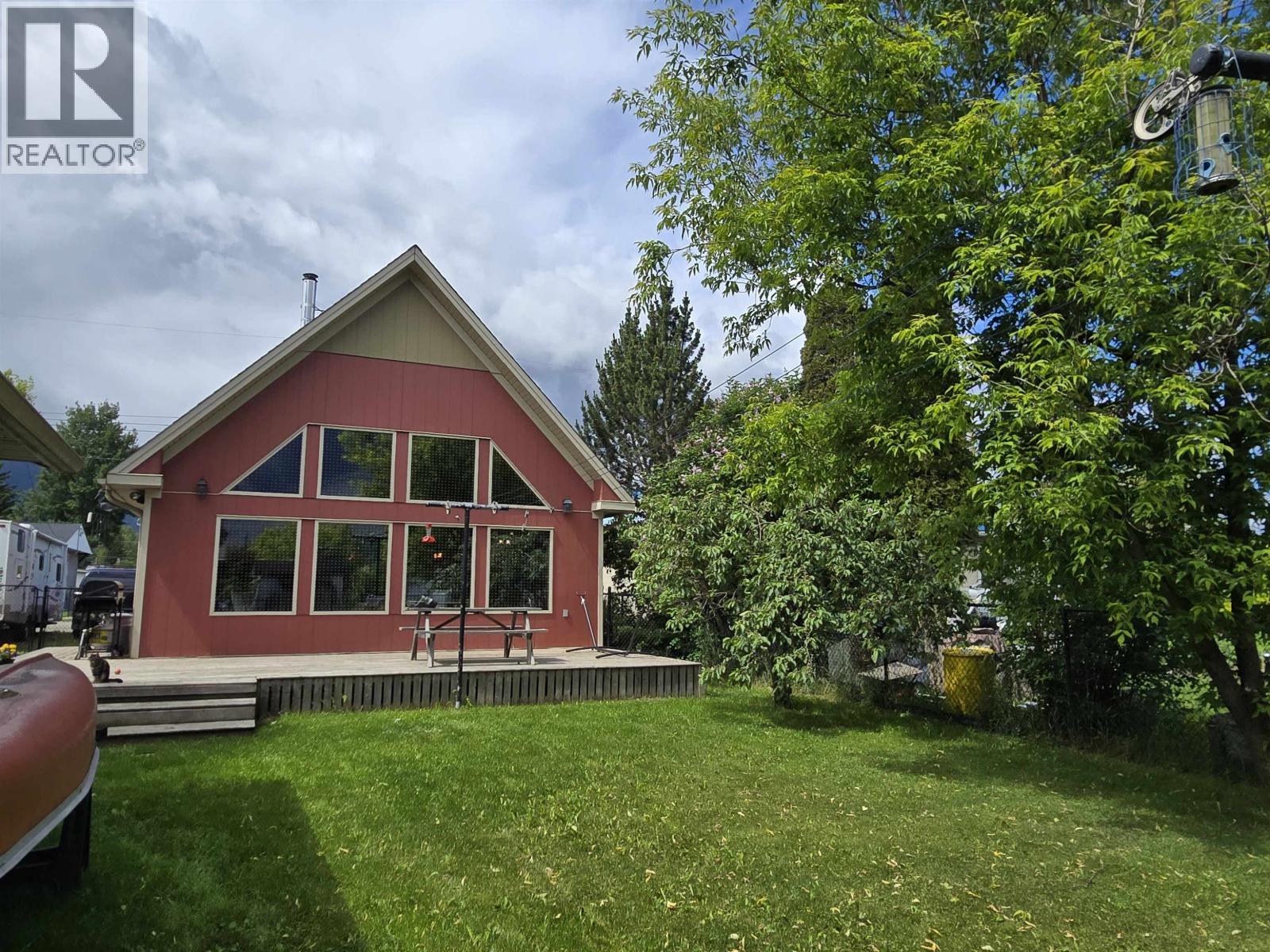 886 4TH AVENUE - 2