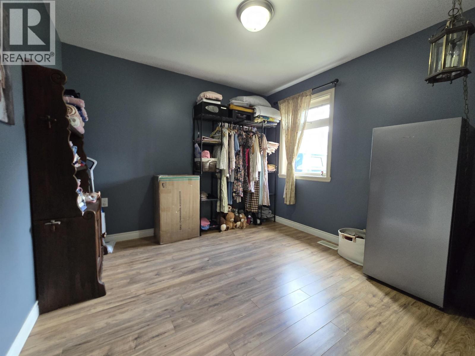 886 4TH AVENUE - 8