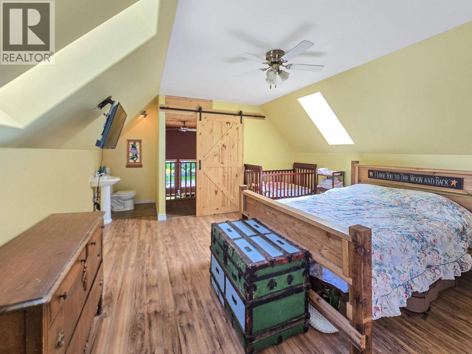 886 4TH AVENUE - 11