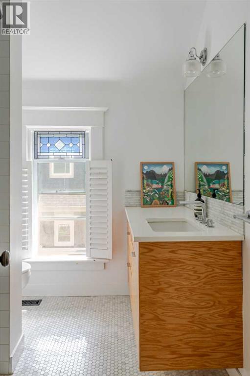 439 12 Street NW — photo 34