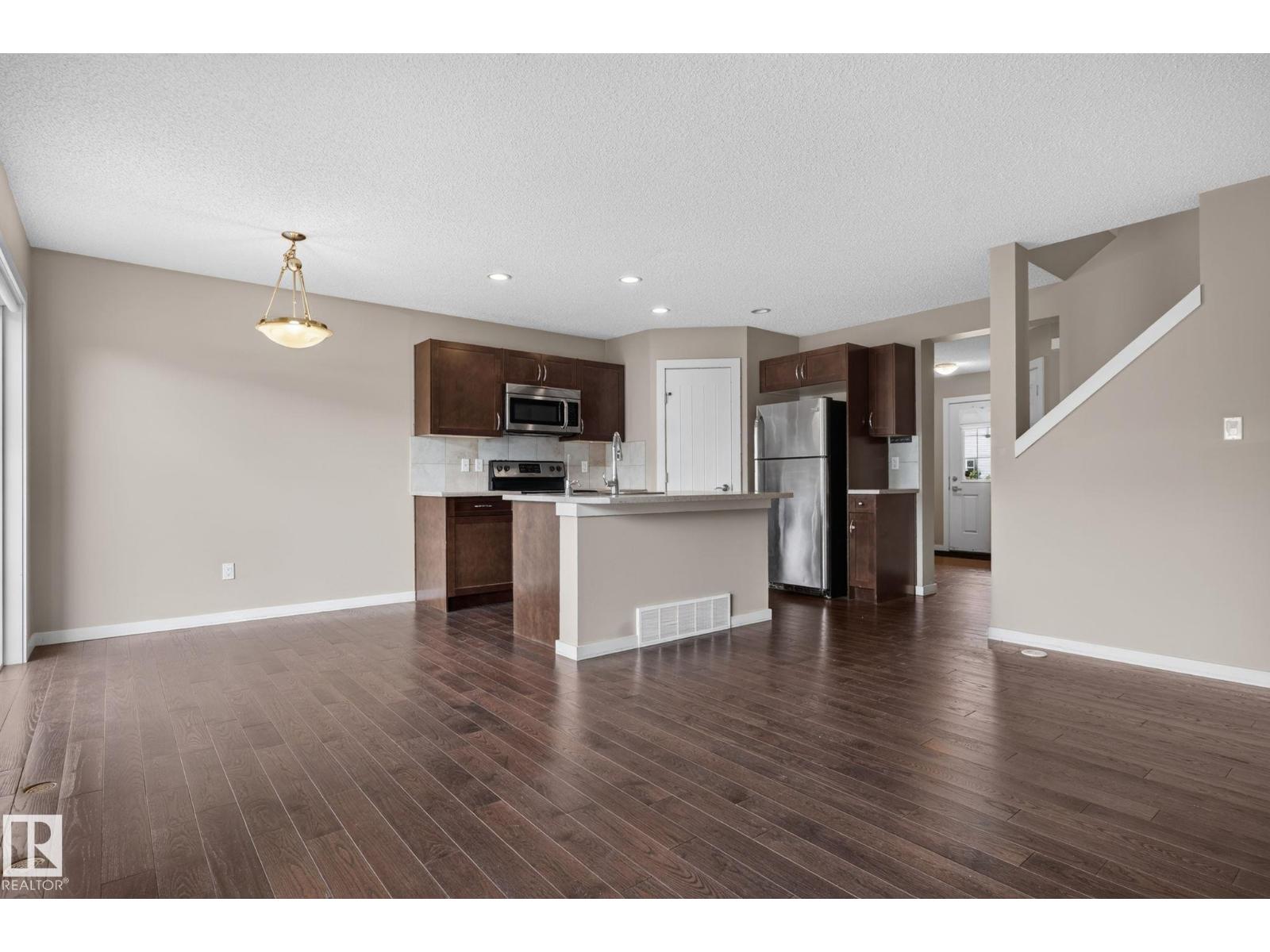 626 42 AV NW - 10