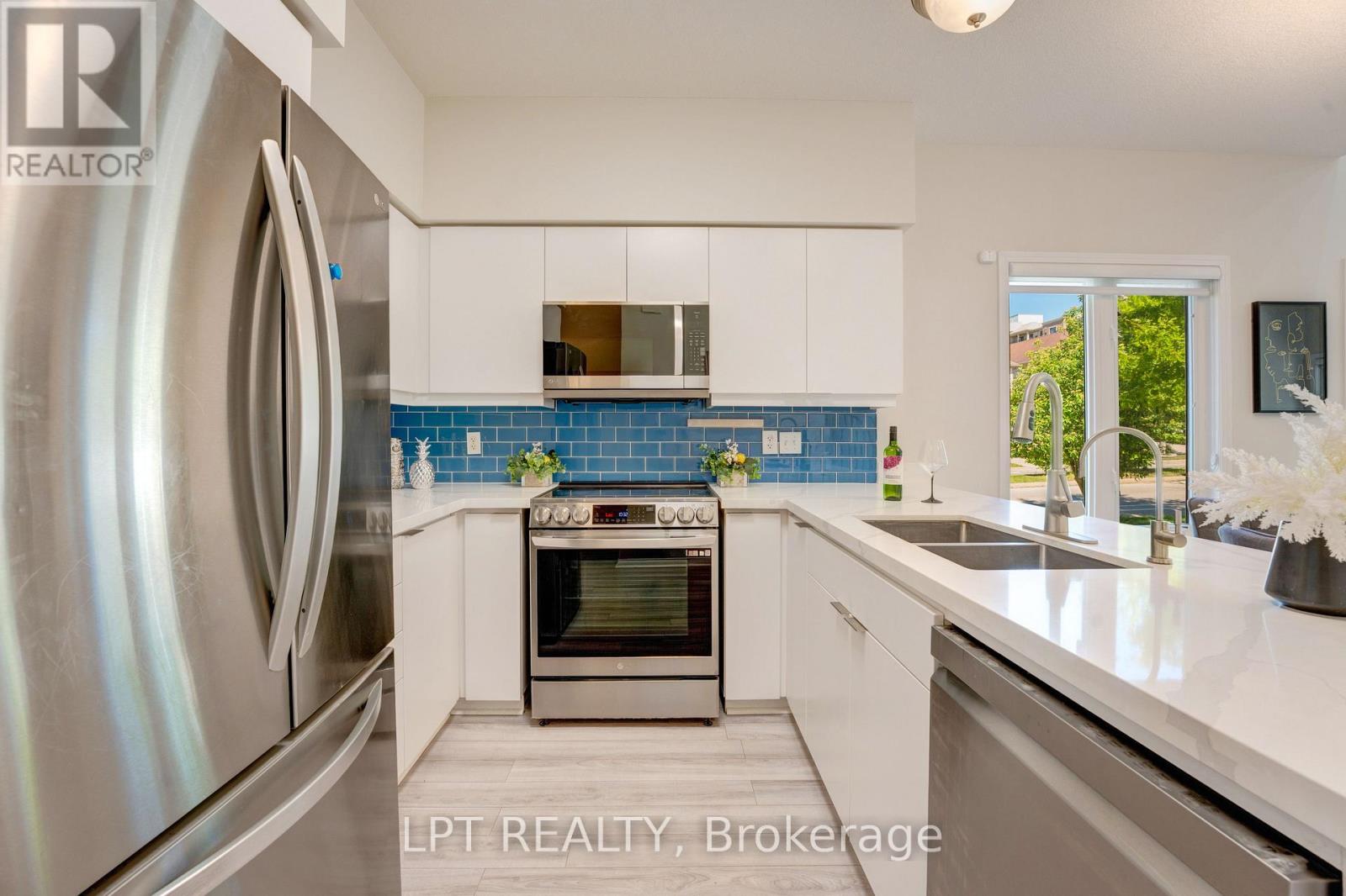#13 795 LAURELWOOD DRIVE - 12