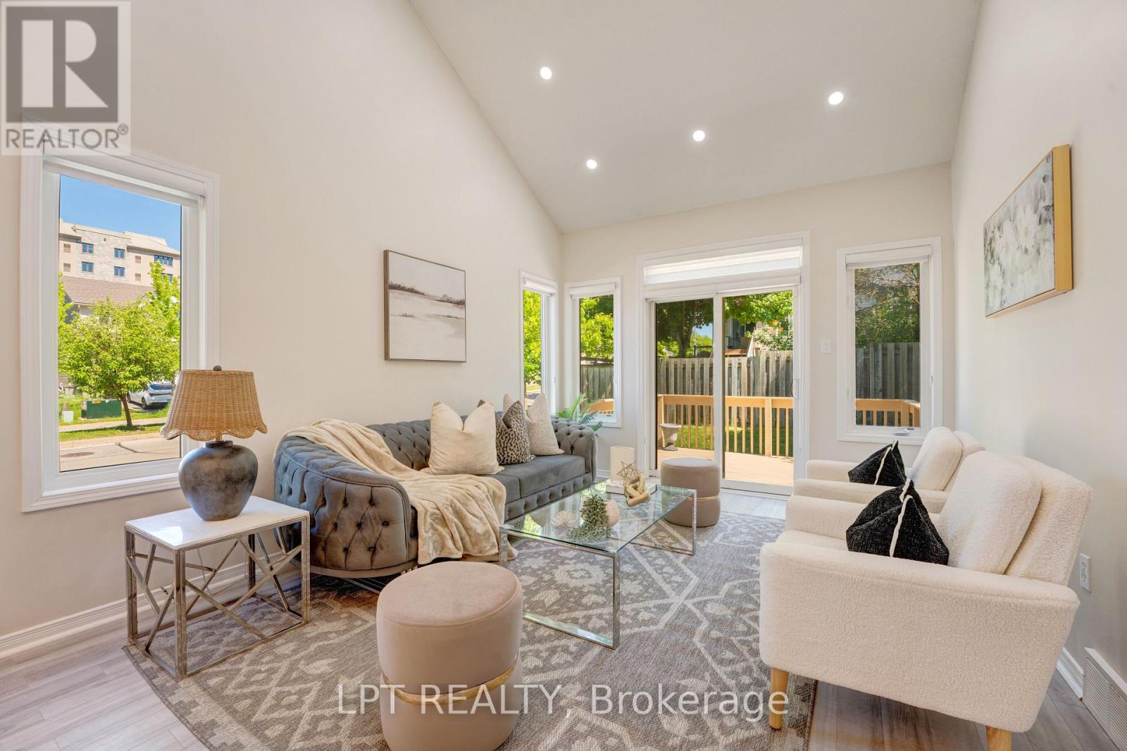 #13 795 LAURELWOOD DRIVE - 16