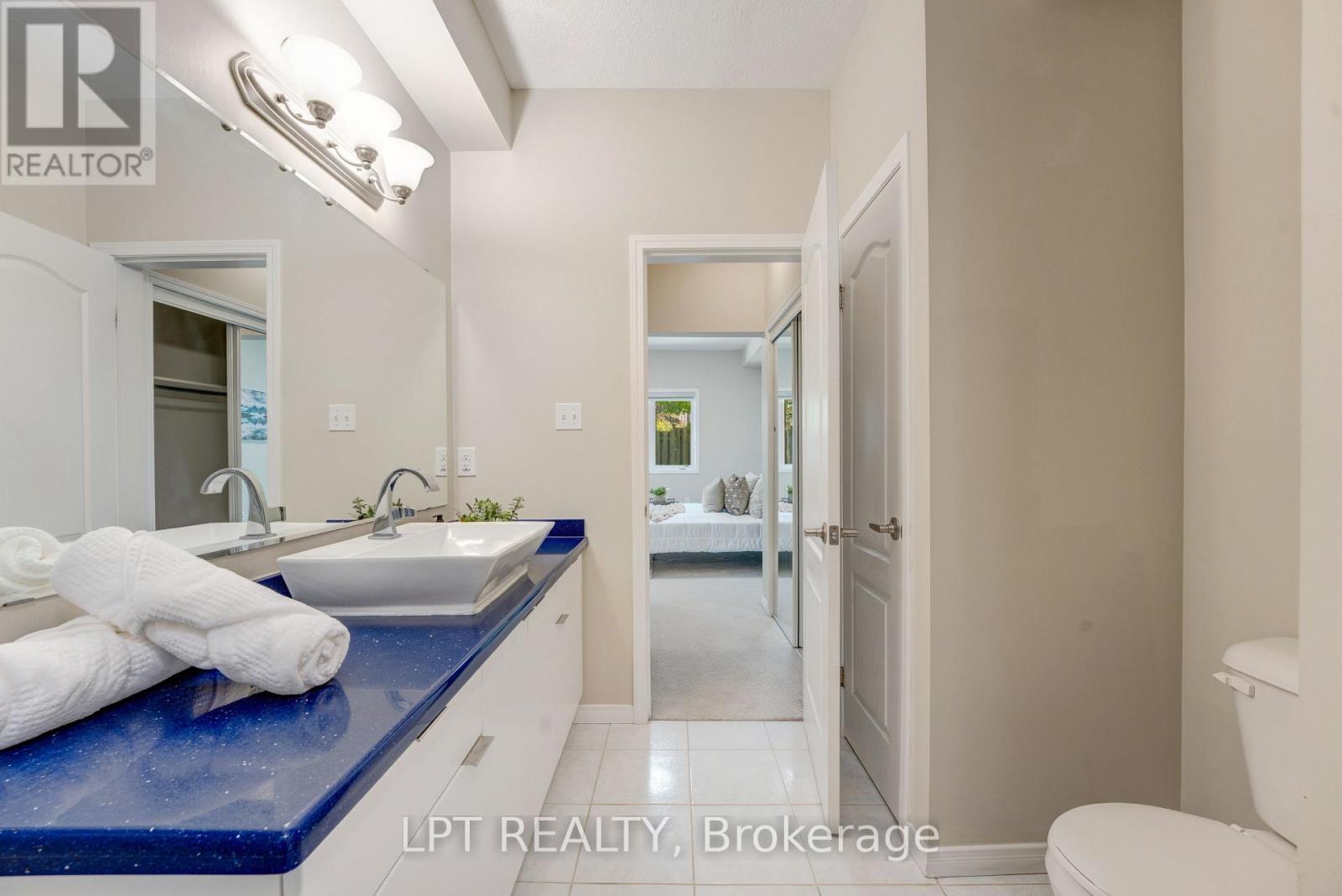 #13 795 LAURELWOOD DRIVE - 20