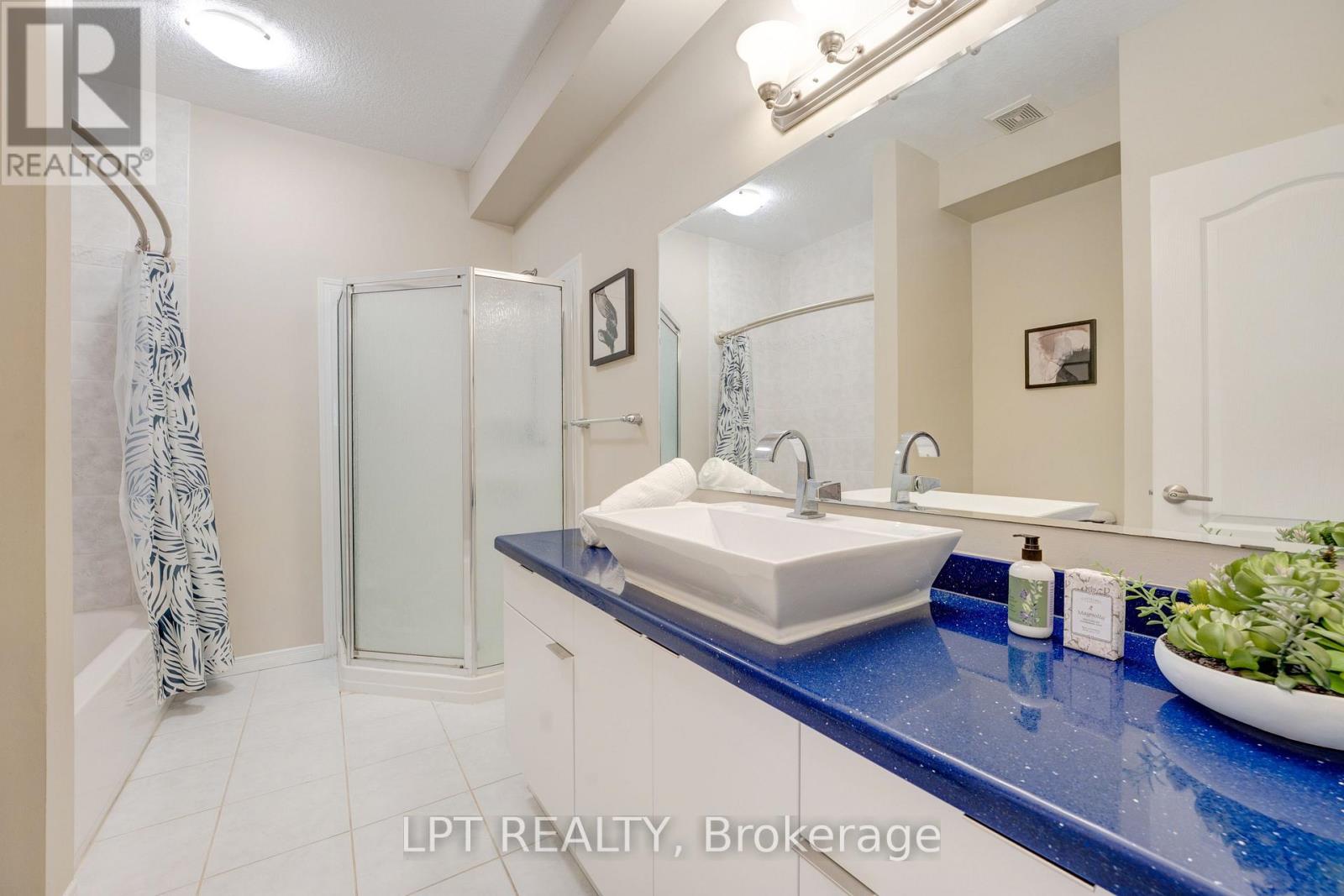 #13 795 LAURELWOOD DRIVE - 21
