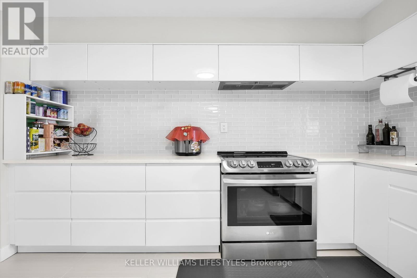 43 FINSBURY CRESCENT - 12