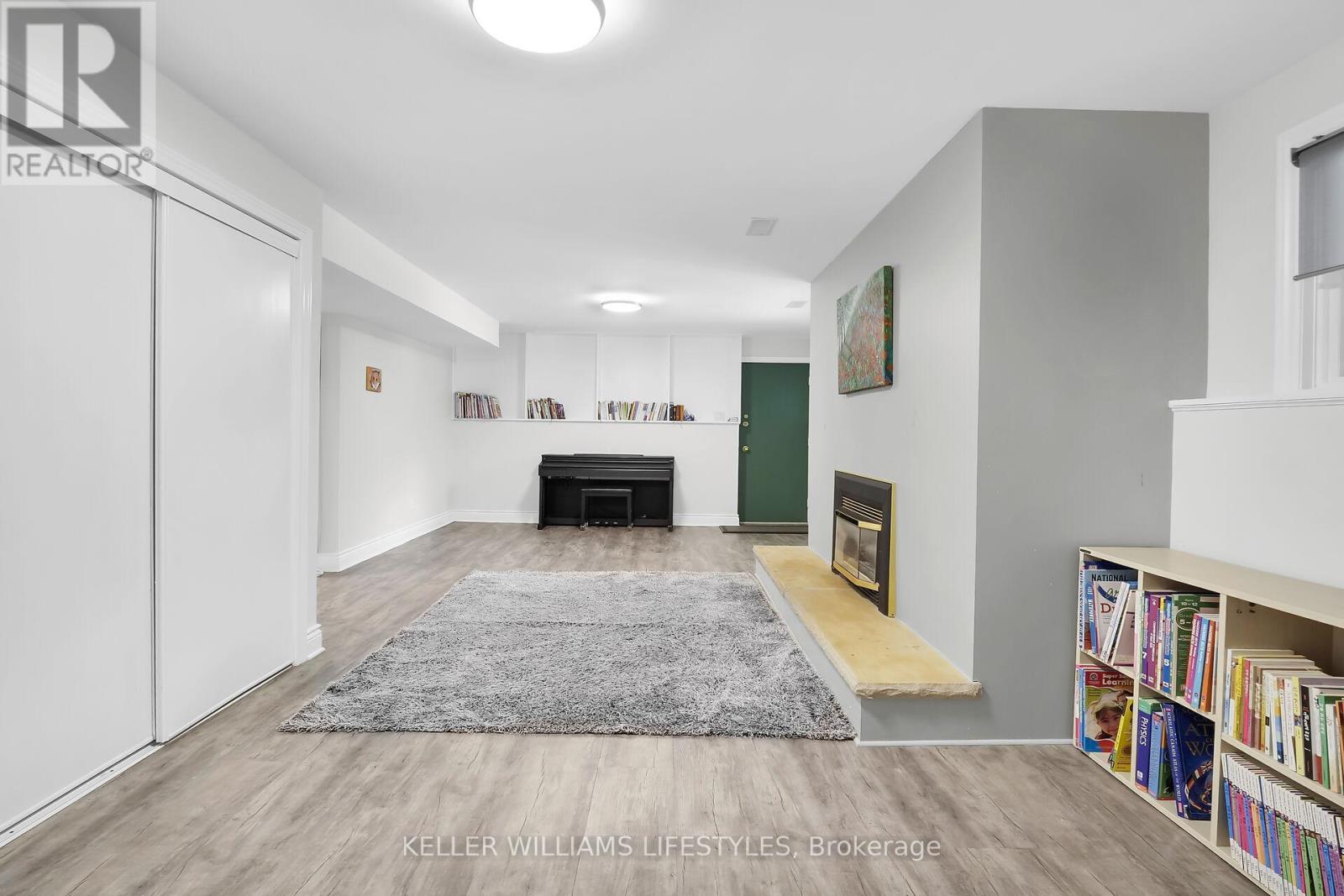 43 FINSBURY CRESCENT - 27