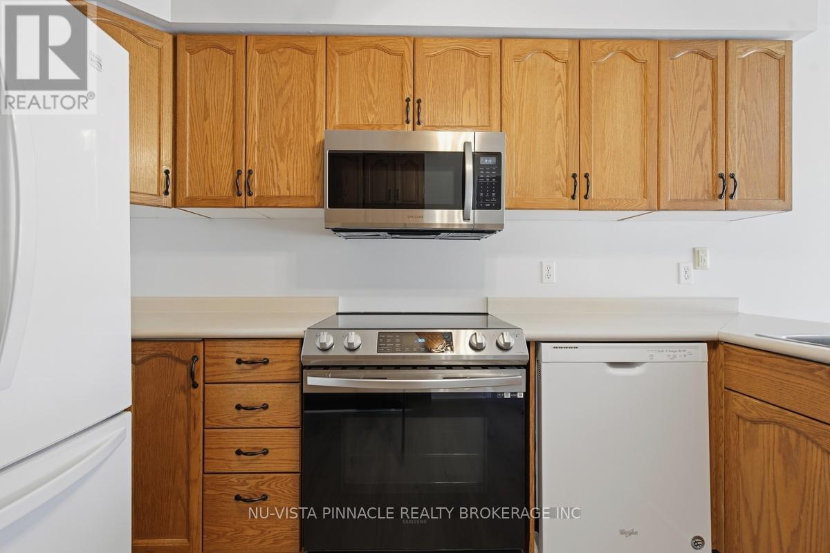 #13 825 SHELBORNE STREET - 10