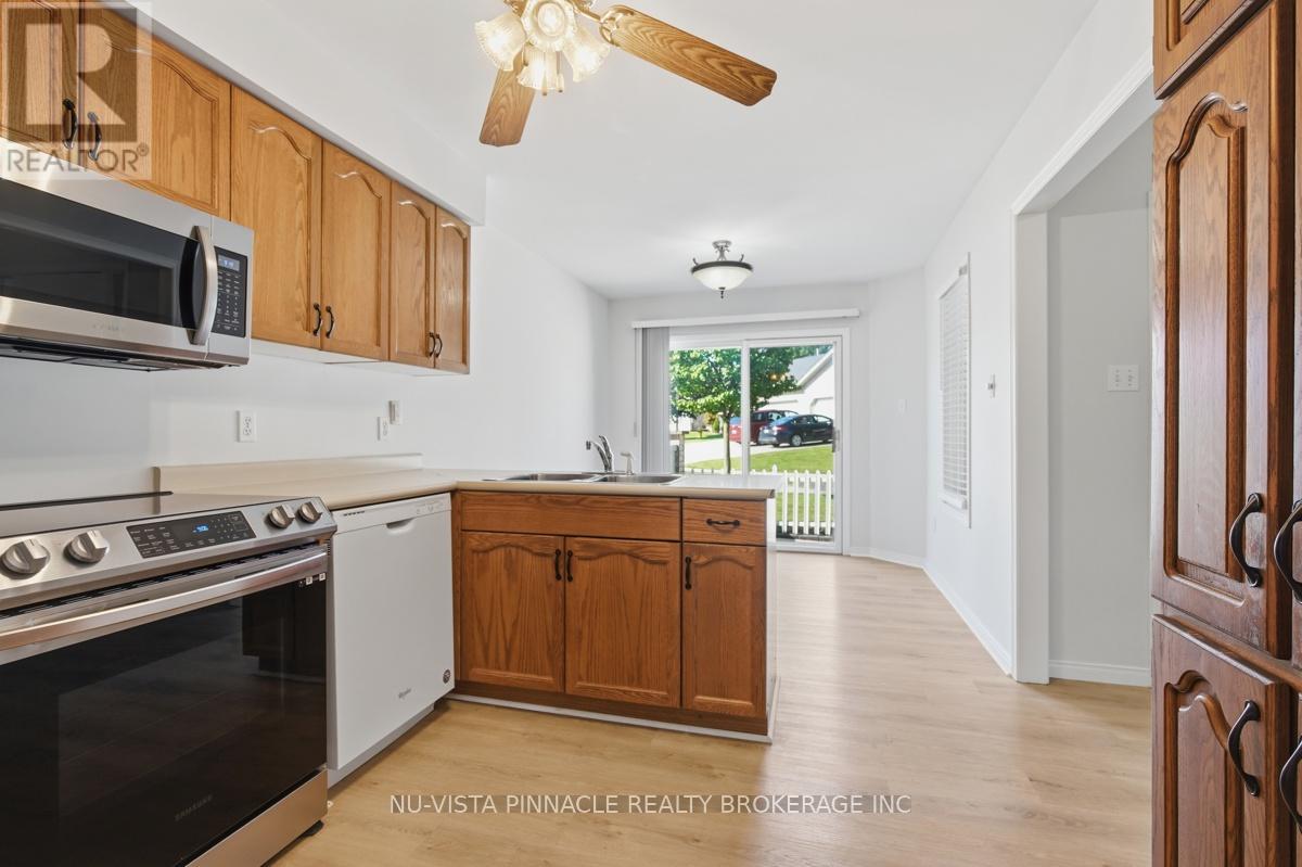 #13 825 SHELBORNE STREET - 11