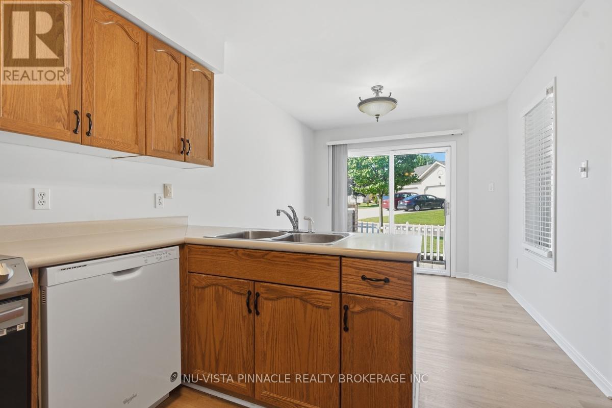 #13 825 SHELBORNE STREET - 12