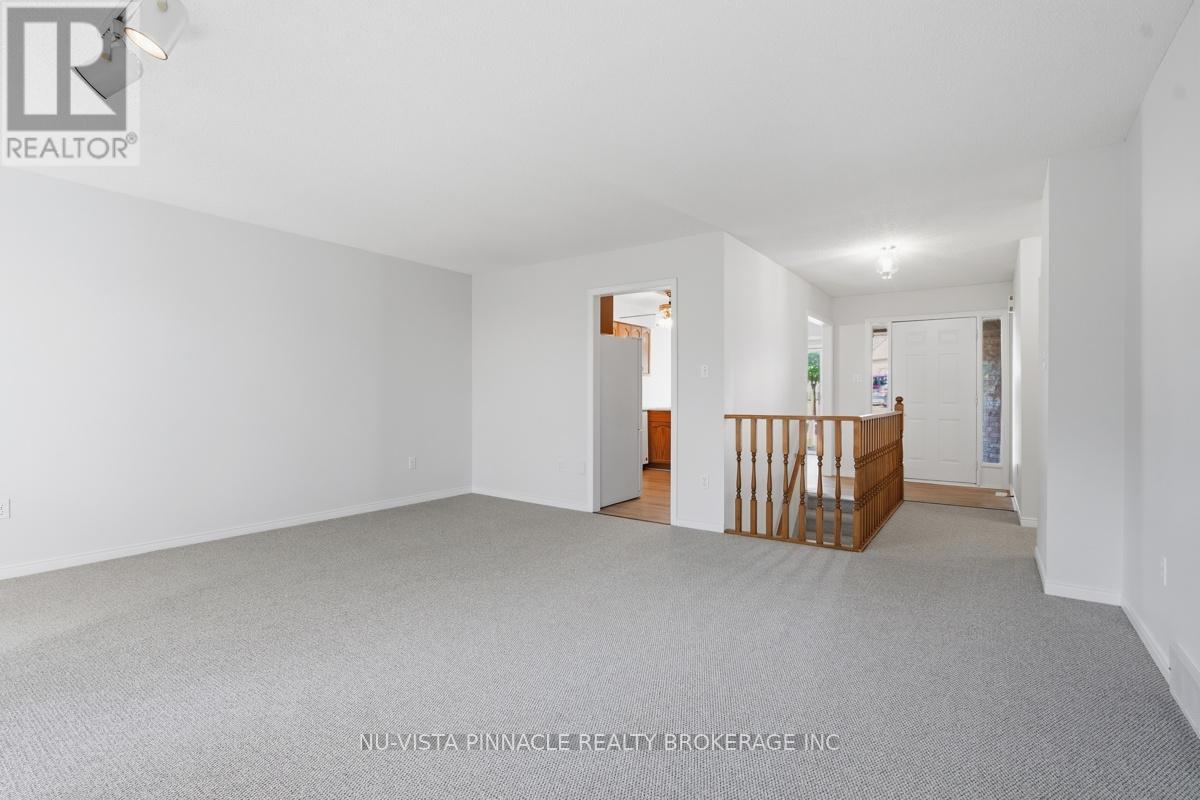 #13 825 SHELBORNE STREET - 22
