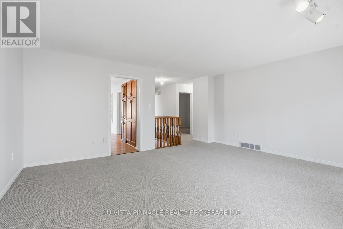 #13 825 SHELBORNE STREET - 23