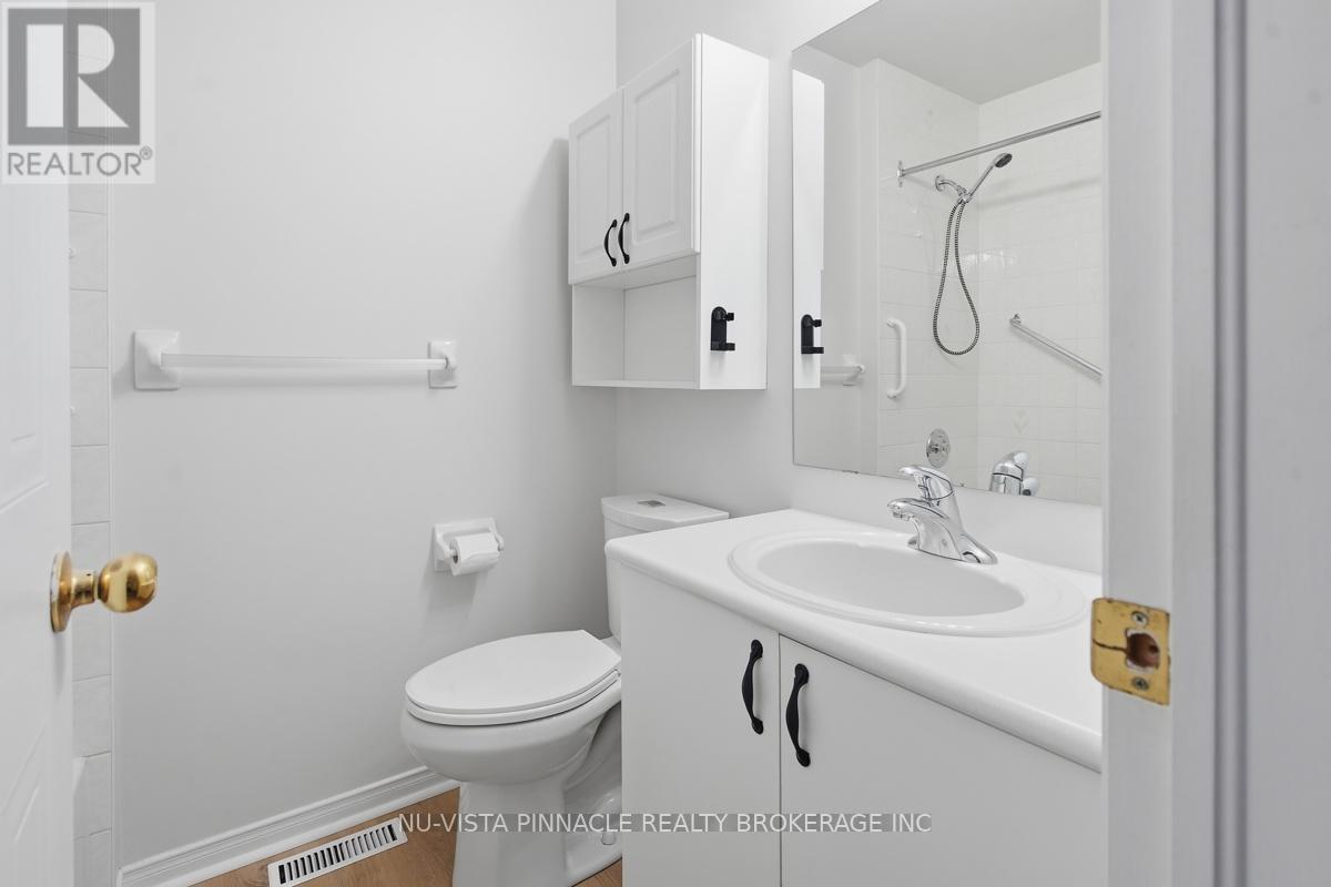 #13 825 SHELBORNE STREET - 26