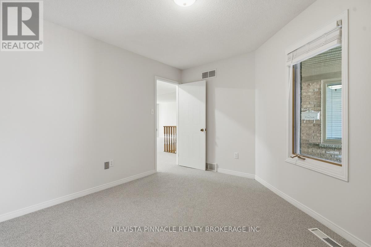 #13 825 SHELBORNE STREET - 28