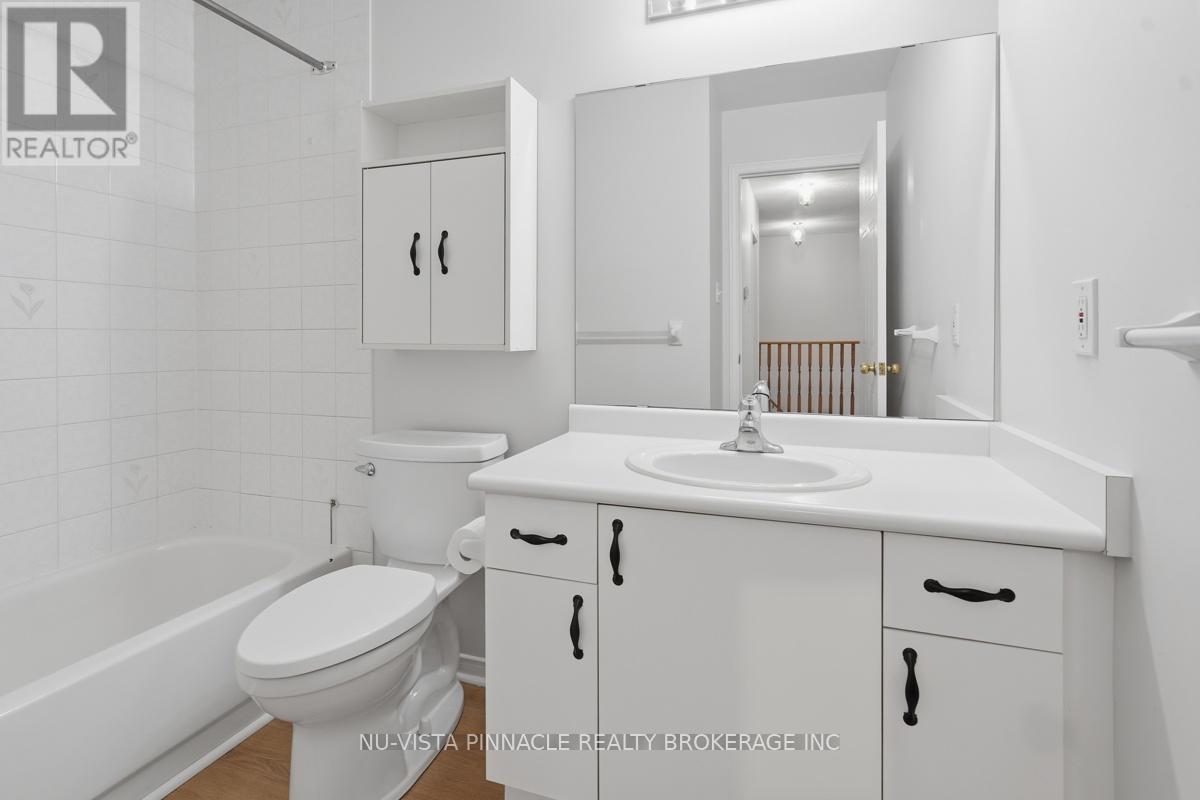 #13 825 SHELBORNE STREET - 30