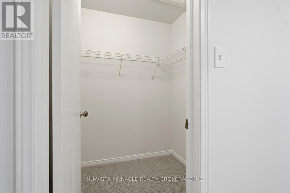 #13 825 SHELBORNE STREET - 31