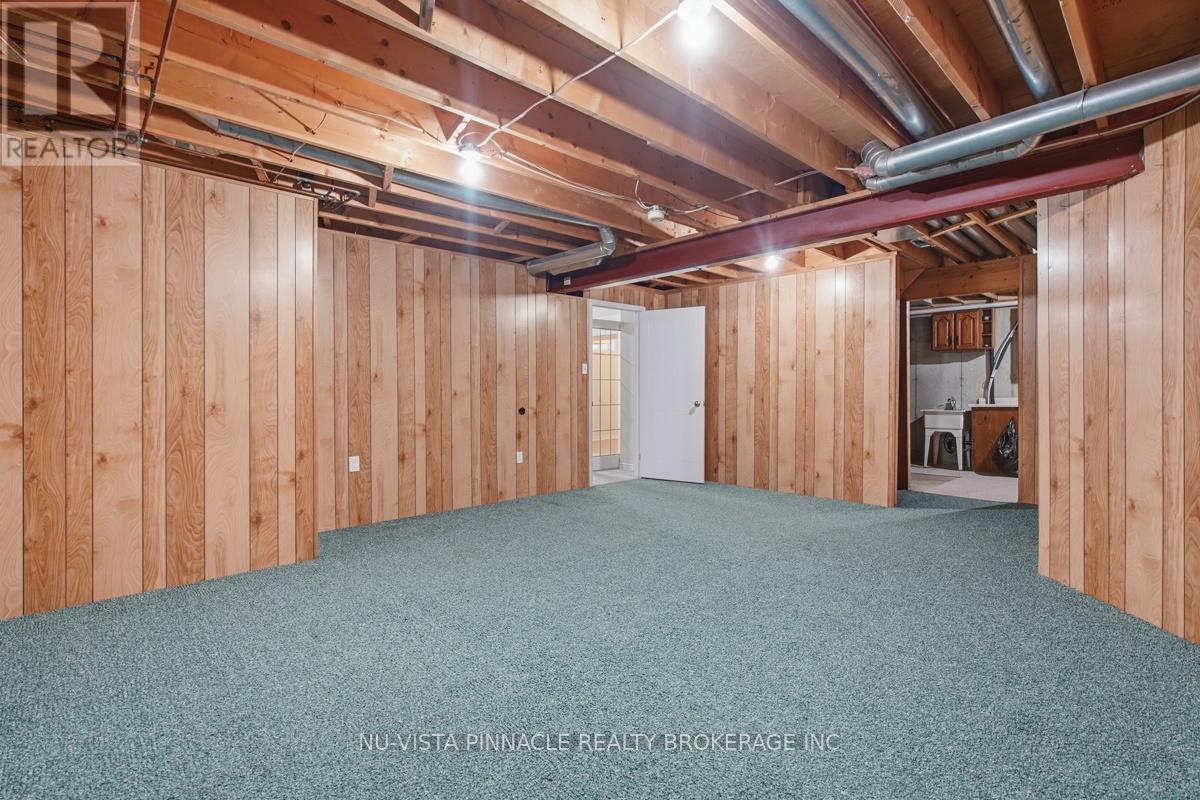 #13 825 SHELBORNE STREET - 38