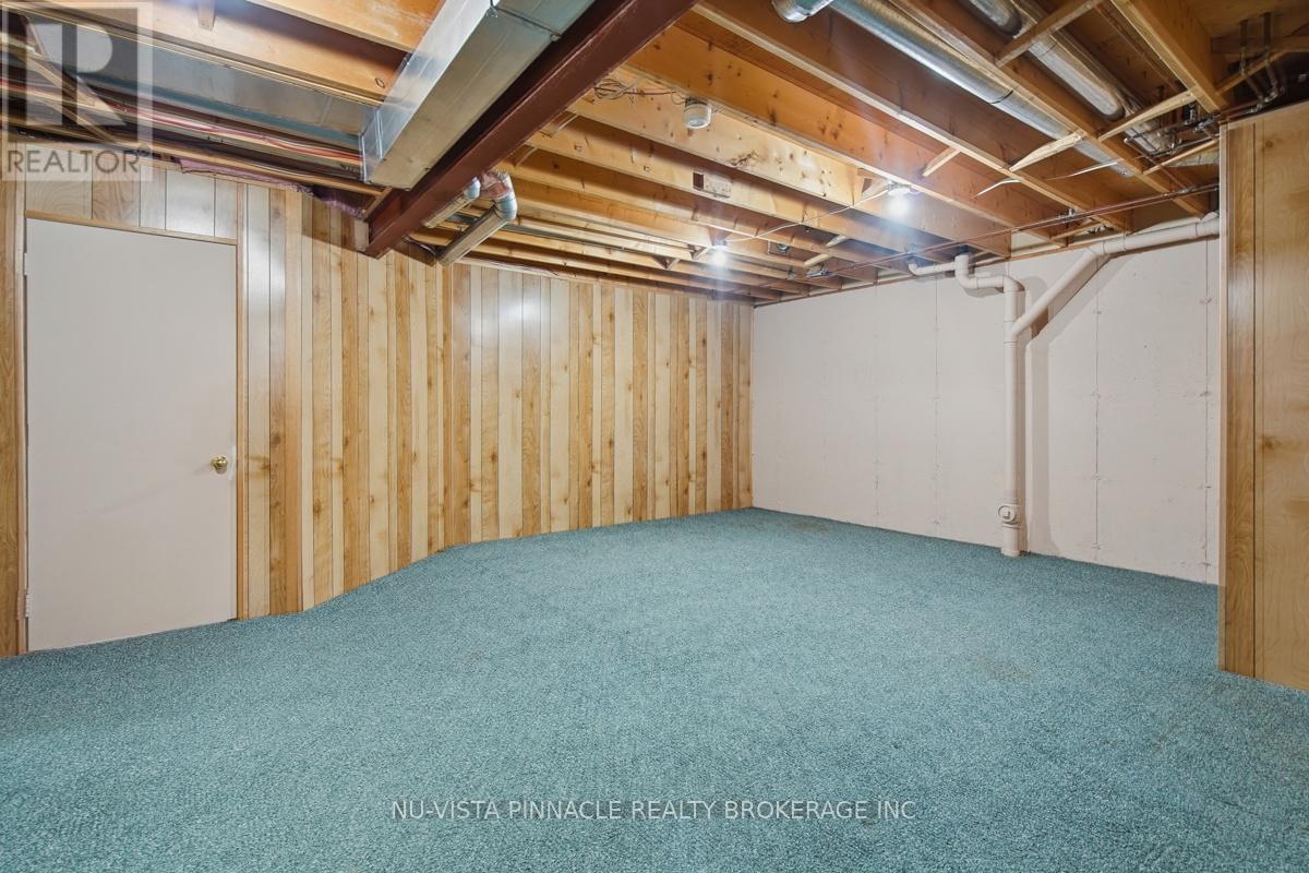 #13 825 SHELBORNE STREET - 39