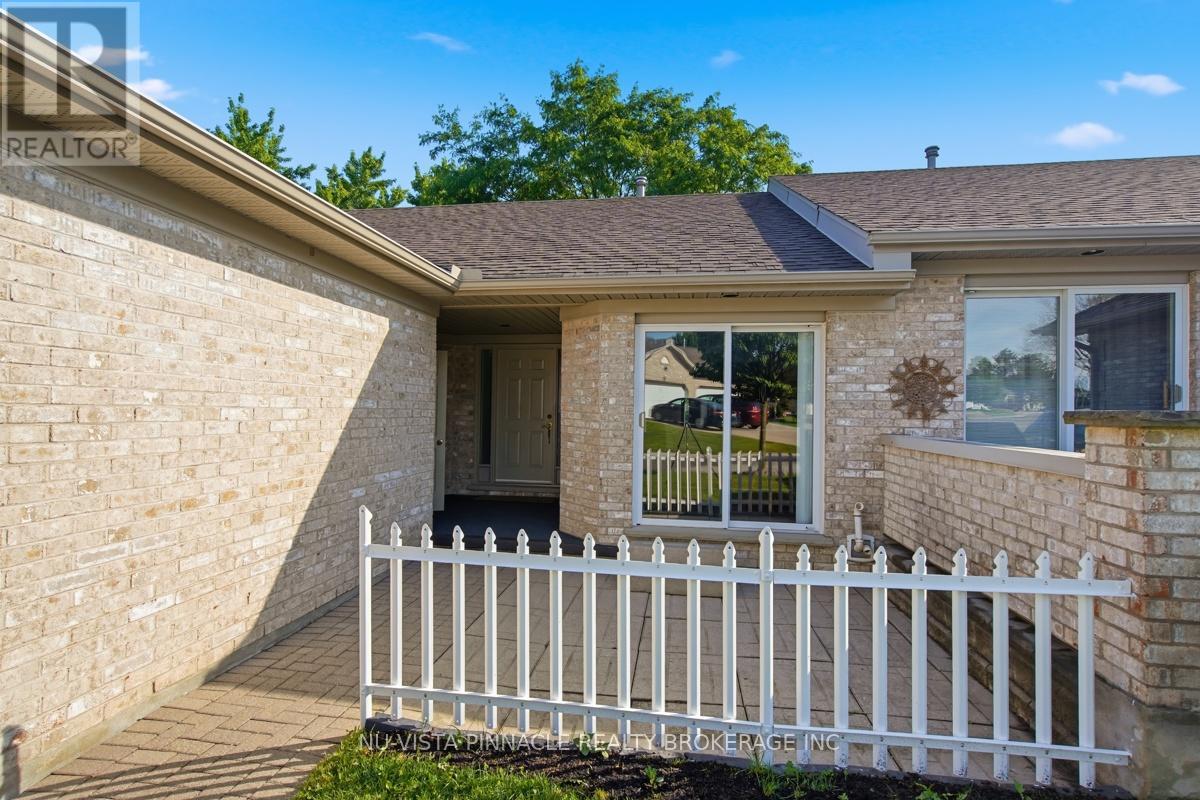 #13 825 SHELBORNE STREET - 4