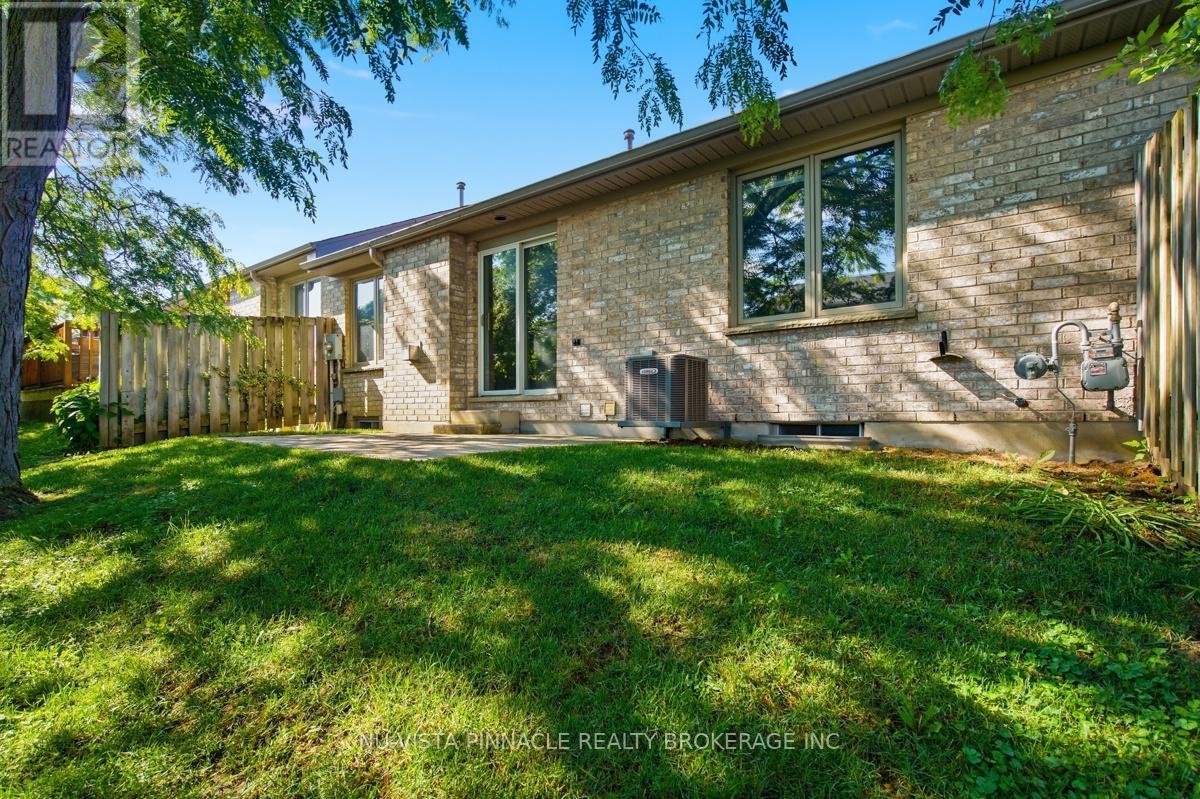 #13 825 SHELBORNE STREET - 46