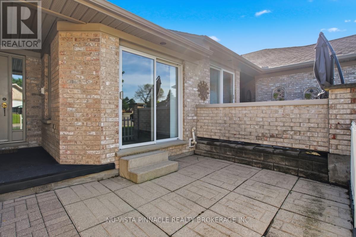 #13 825 SHELBORNE STREET - 5